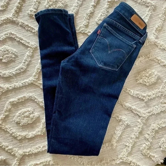 𝅺LEVIS Demi Curve Mid Rise SKinny Jeans - Picture 1 of 4